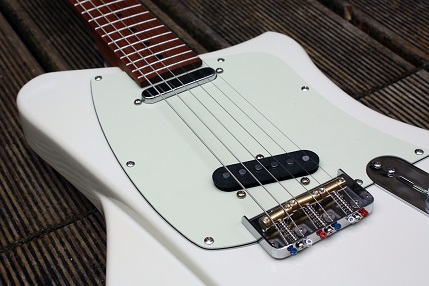 Pistol guitar - Satori modèle white